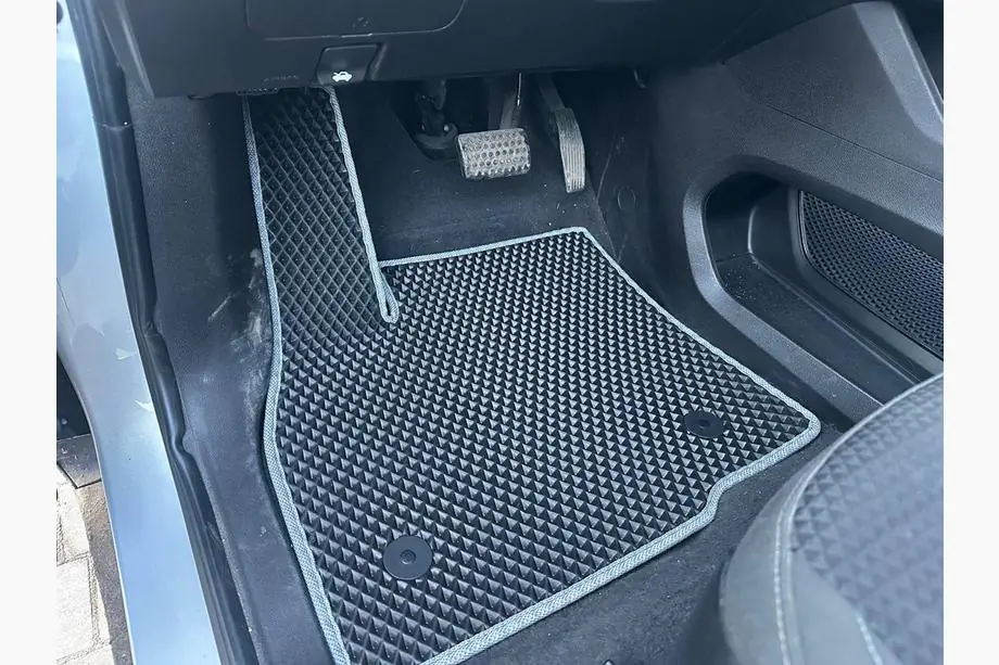Chevrolet Bolt 2016-2023 EVA Floor Mats (EUV, Black) Photo 1