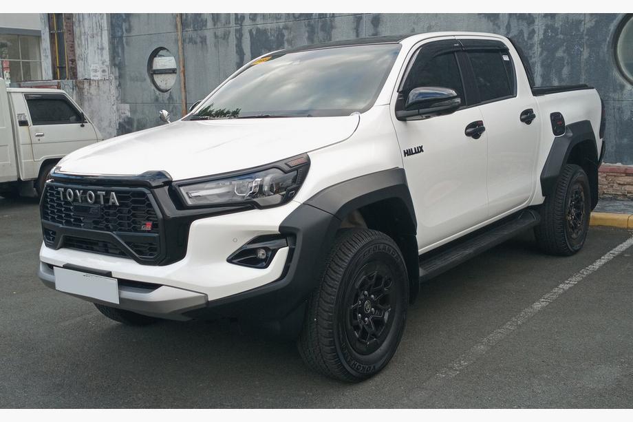 Toyota Hilux 2015- GR Facelift Kit 2024 (for 2020+) Image