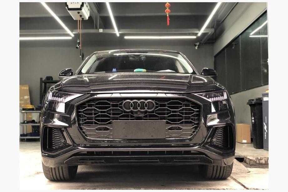Audi Q8 2018- Front Grille RSQ-Style (2018-2023, Black) Image