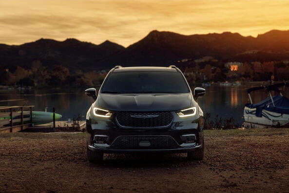 Chrysler Pacifica family minivan review