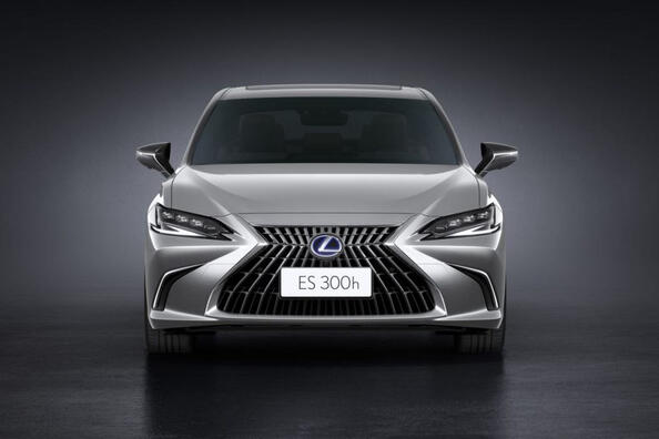 Updated Lexus ES: style and comfort in every detail