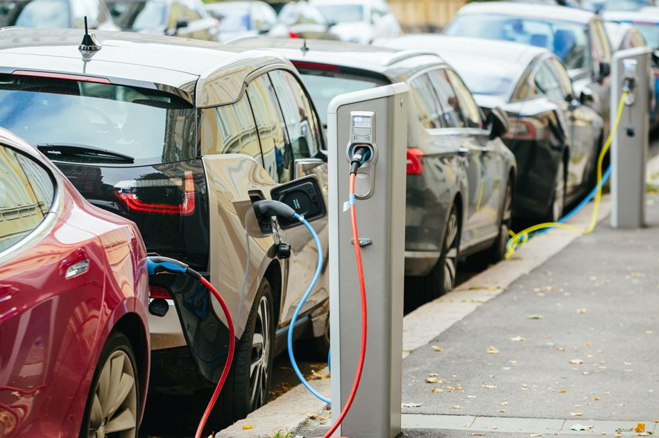 How many years can an electric car last?
