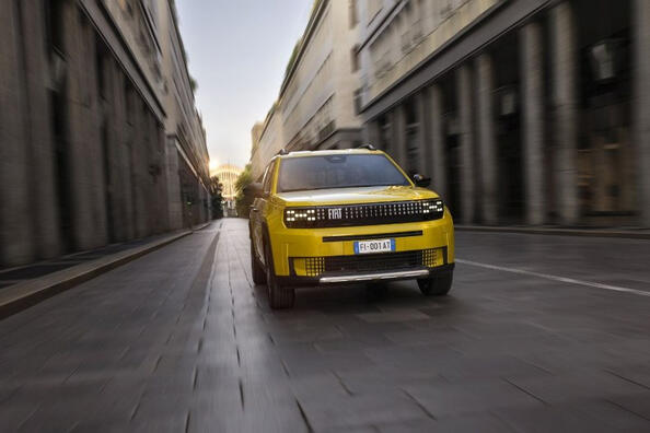 Review of the compact city electric car Fiat Grande Panda Electric