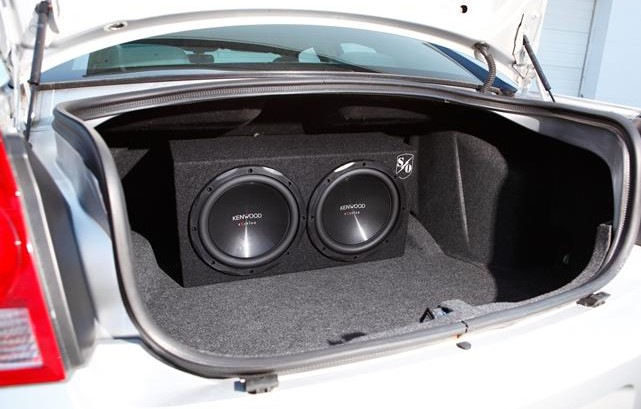 How to choose a good subwoofer for your car: tips for music lovers