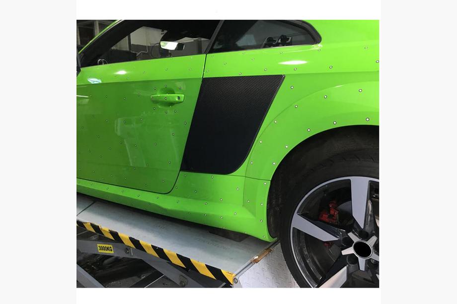 Audi TT 2014-2023 Carbon Rear Fender Covers (2015-2019) Photo 2