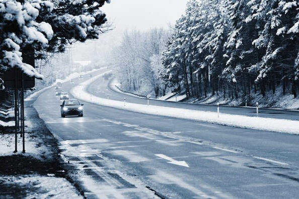 How to drive properly on ice: tips for motorists