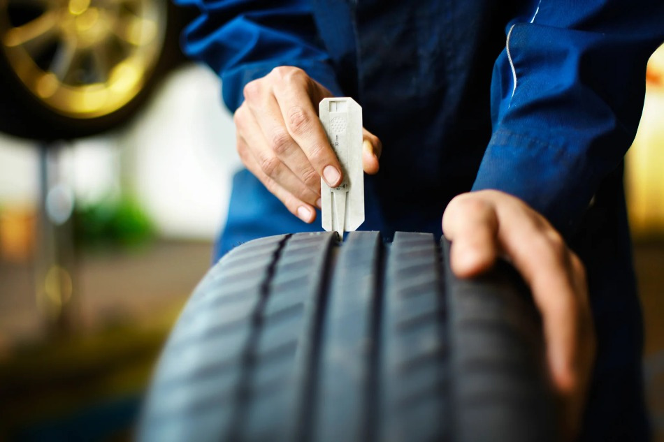 How to correctly measure tread depth?