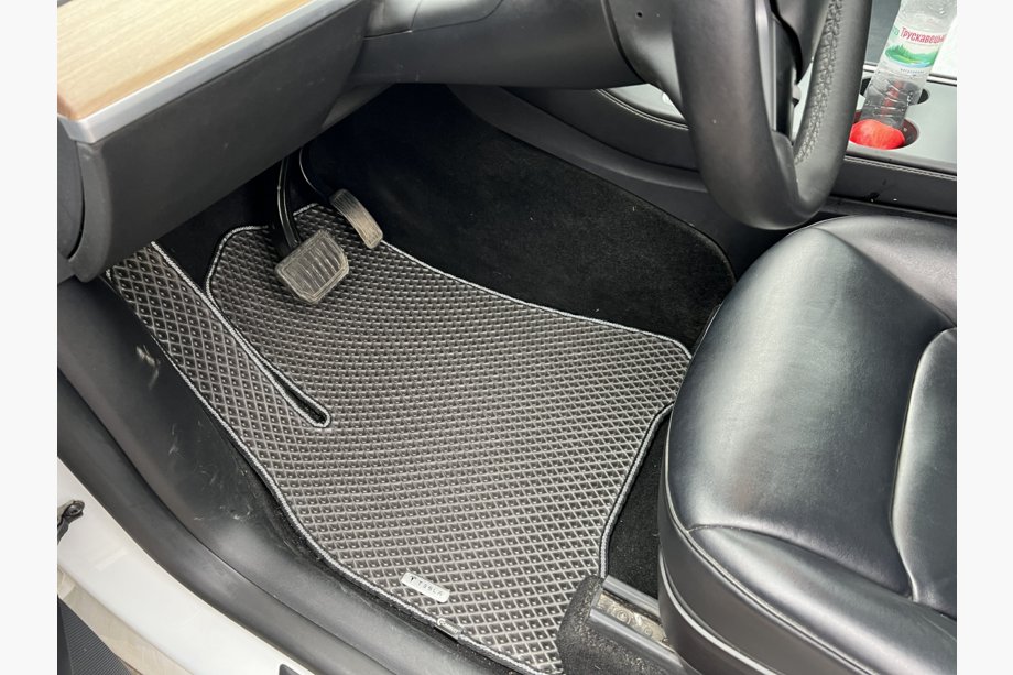 Tesla Model Y 2020- EVA Floor Mats (2020-2024, Black) Photo 6