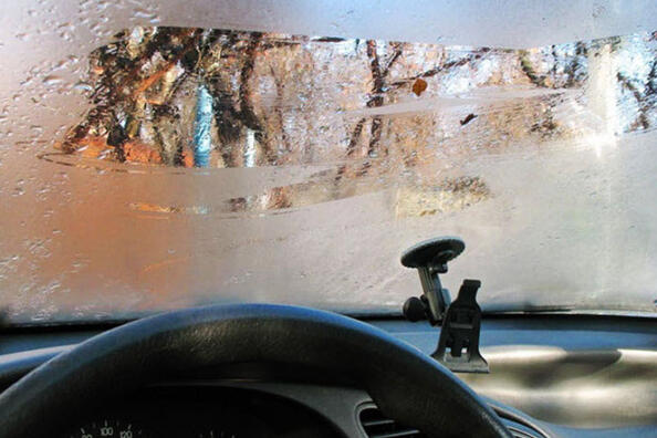 Why do car windows sweat: causes and solutions