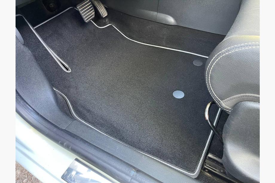 Renault Megane III 2009-2016 Textile Floor Mats Premium SW (black) Image