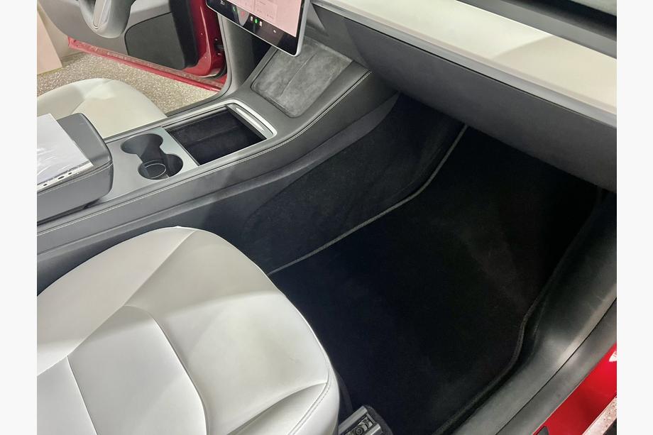 Tesla Model Y 2020- Textile Floor Mats Premium (2020-2024, Black) Photo 2