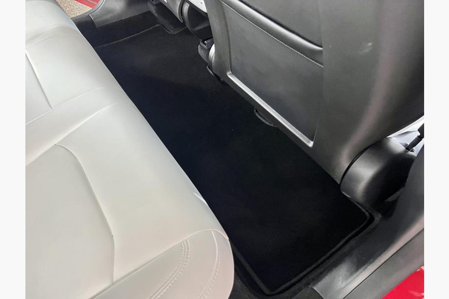 Tesla Model Y 2020- Textile Floor Mats Premium (2020-2024, Black) Photo 3