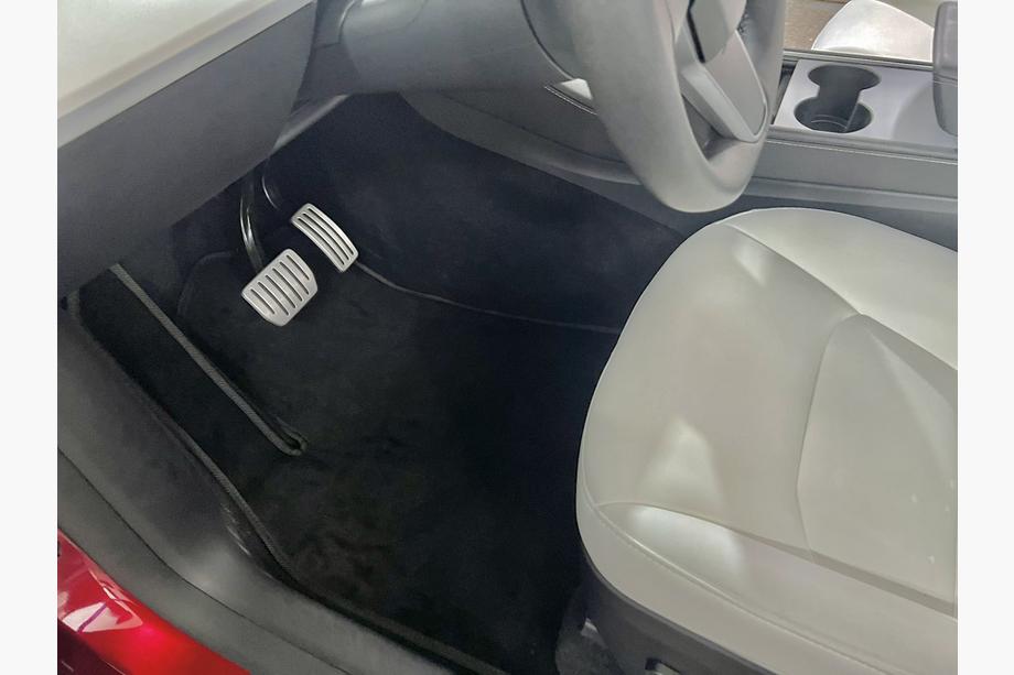 Tesla Model Y 2020- Textile Floor Mats Classic (2020-2024, Black) Image