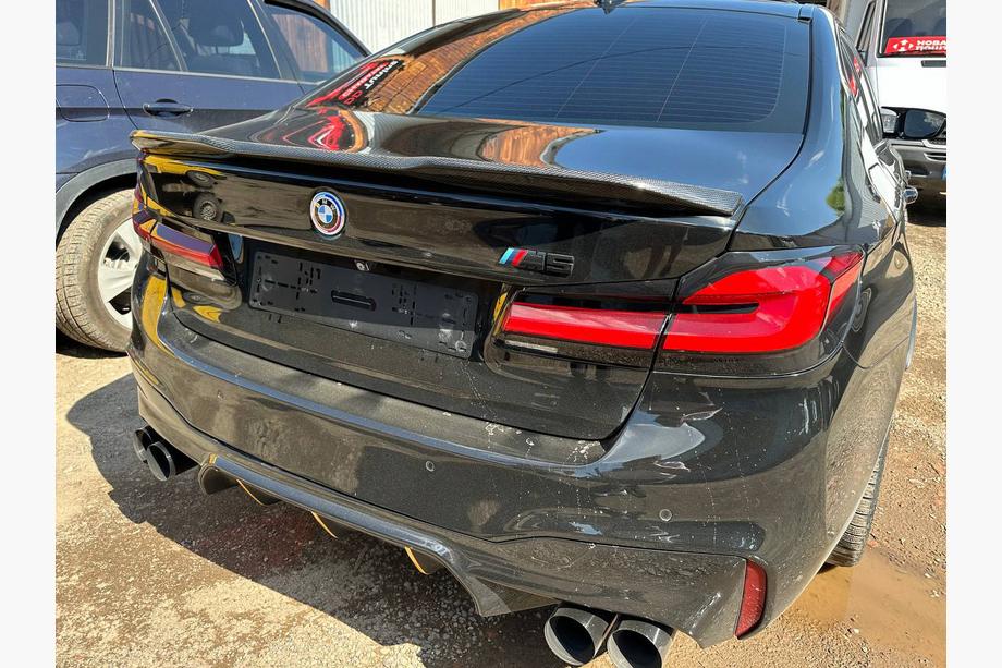 BMW 5 Series G30/G31 2017–2023 Spoiler V2 (for G30/F90, Carbon) Image