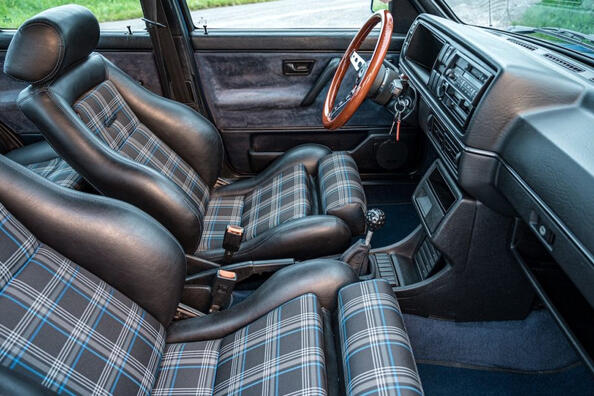 Car interior refinishing: when is interior renovation justified?