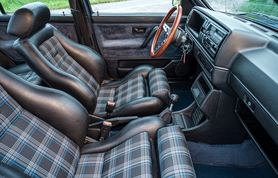 Car interior refinishing: when is interior renovation justified?