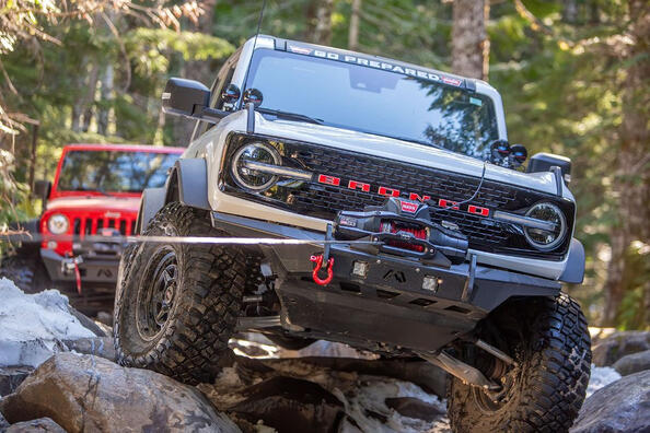 Why does an SUV need a winch: an indispensable assistant in off-road conditions Photo 1