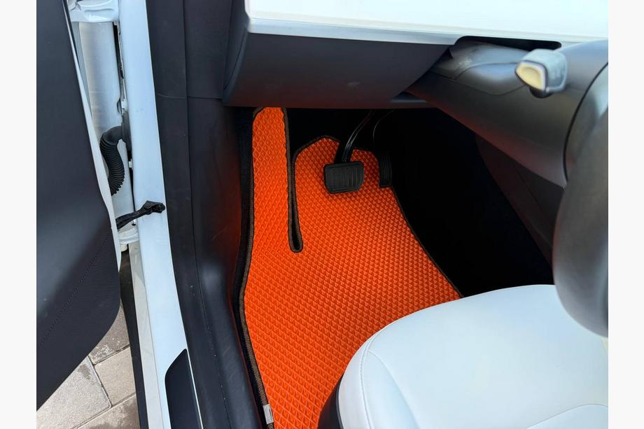 Tesla Model Y 2020- EVA Floor Mats (2020-2024, Orange) Image