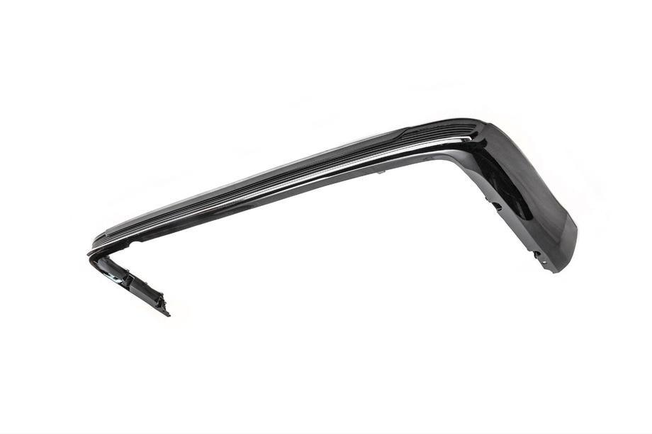 Toyota Land Cruiser 200 2007-2021 Rear trim with chrome 2016↗ (Executive 2019/2021) Black Photo 5