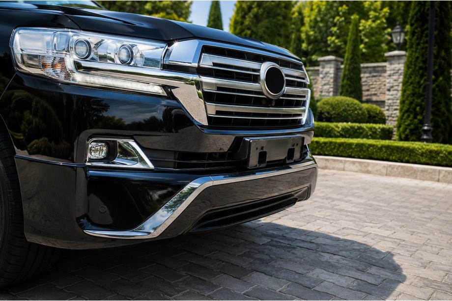 Toyota Land Cruiser 200 2007-2021 Front Lip 2016↗ (Executive 2016) Black Photo 2
