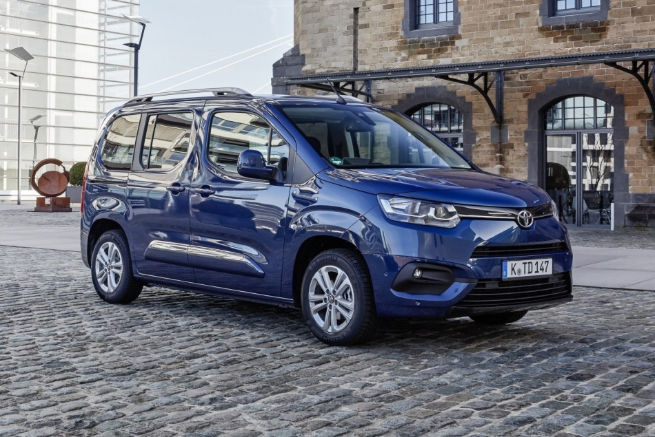 Toyota Proace City Verso review: a compact minivan for various needs