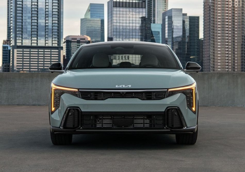 Second-generation Kia K4 review: style, technology and space
