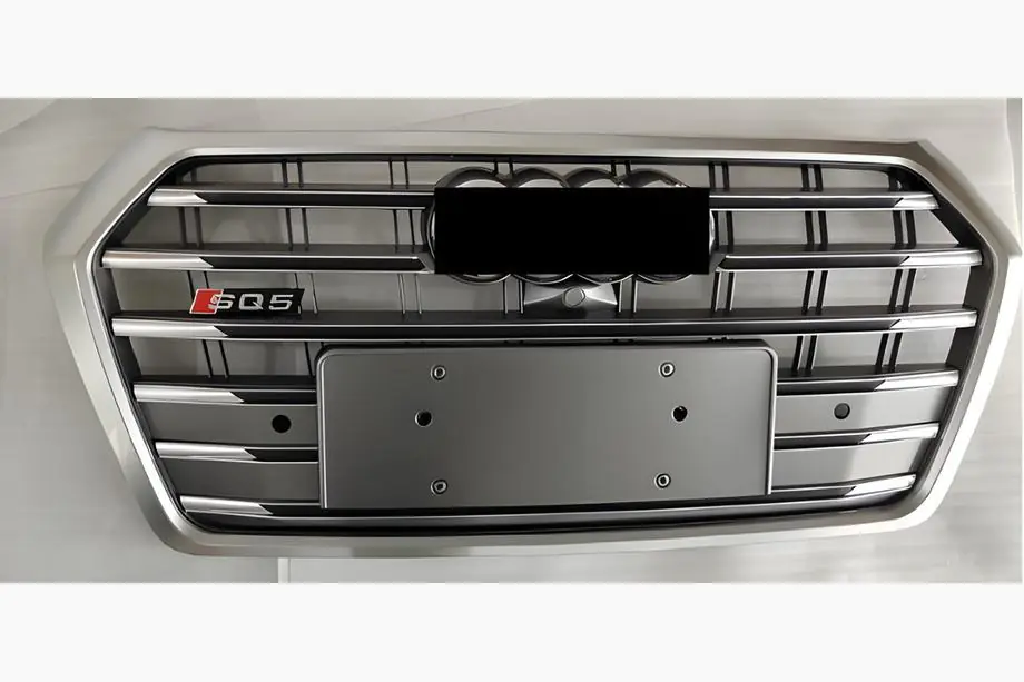 Audi Q5 2017-2025 Front Grille SQ-Style (2017-2020, black with chrome) Image