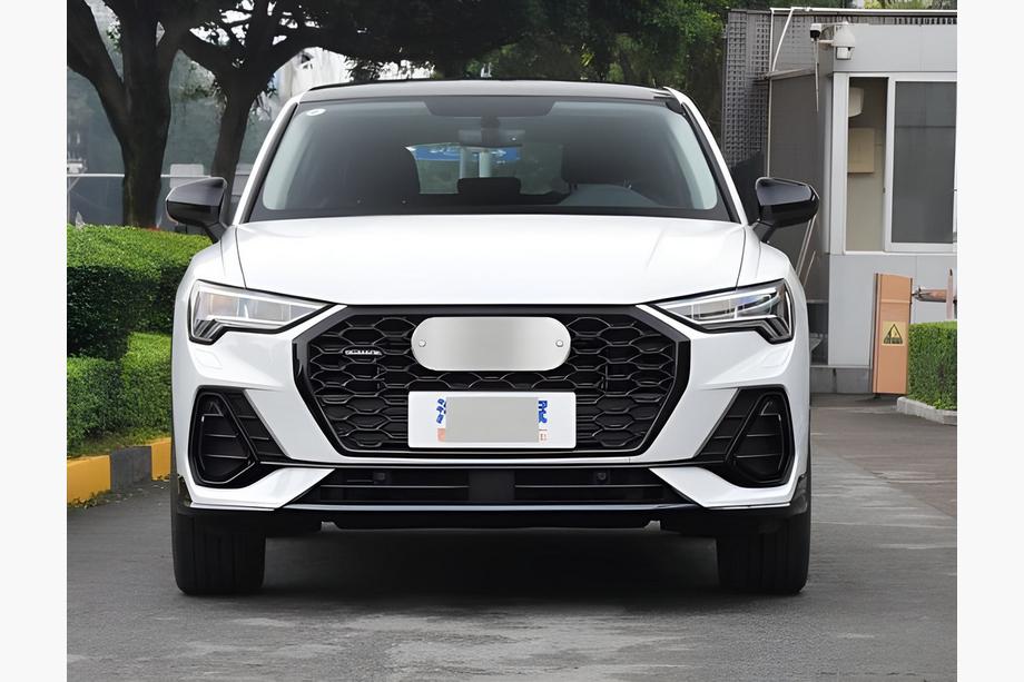 Audi Q3 2019–2025 Fog light grilles with front lip (2 pcs, Black) Image