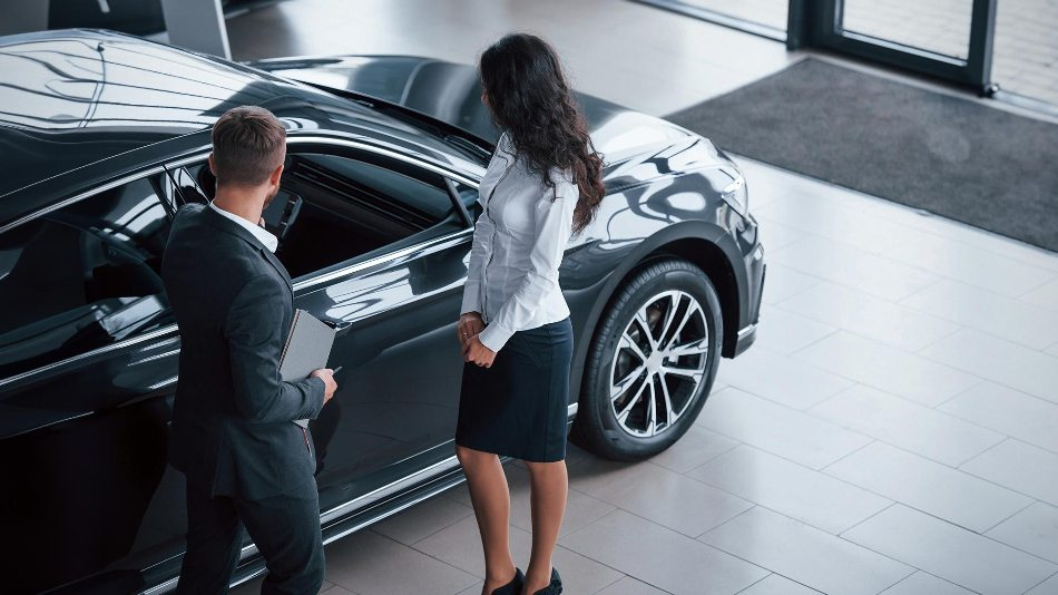 How to choose the right business class car?