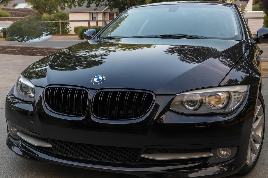 BMW 3 Series E92/E93 2006–2013 M-Look Kidney Grilles (for 2010-2013, Gloss Black) Image
