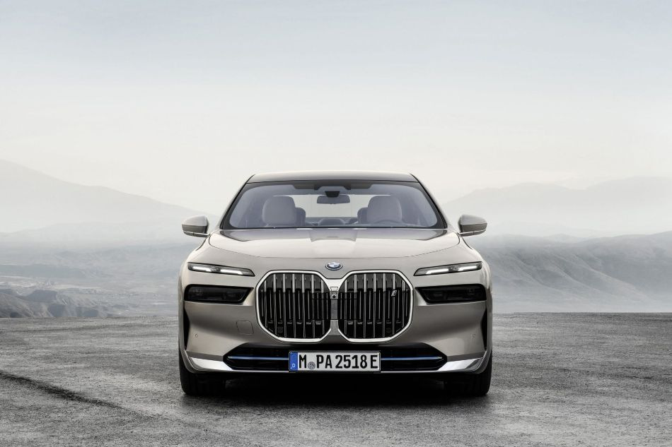 BMW i7: review of the flagship electric sedan