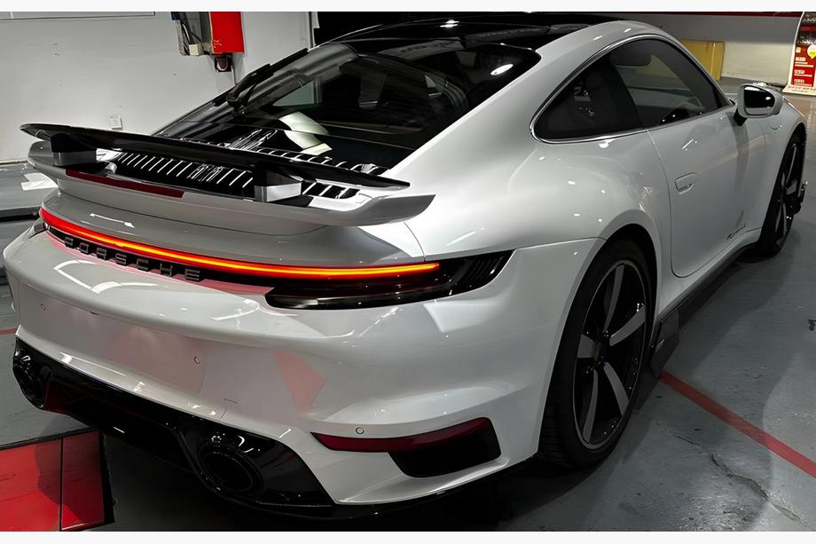 Porsche 911 (992) 2018– Rear bumper assembly Image