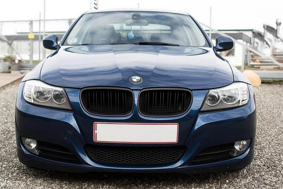 BMW 3 Series E90/E91 2005-2011 Kidney Grilles M-Look (for E-90/91 2008-2011, Matte Black) Image