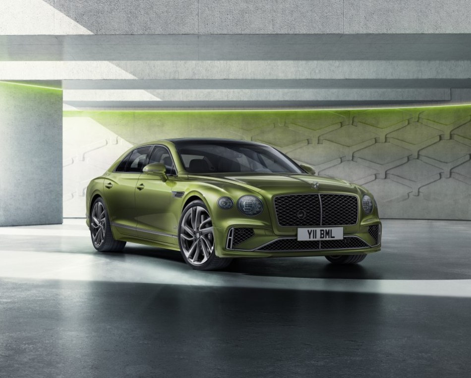 Review of the 2025 Bentley Flying Spur luxury sedan