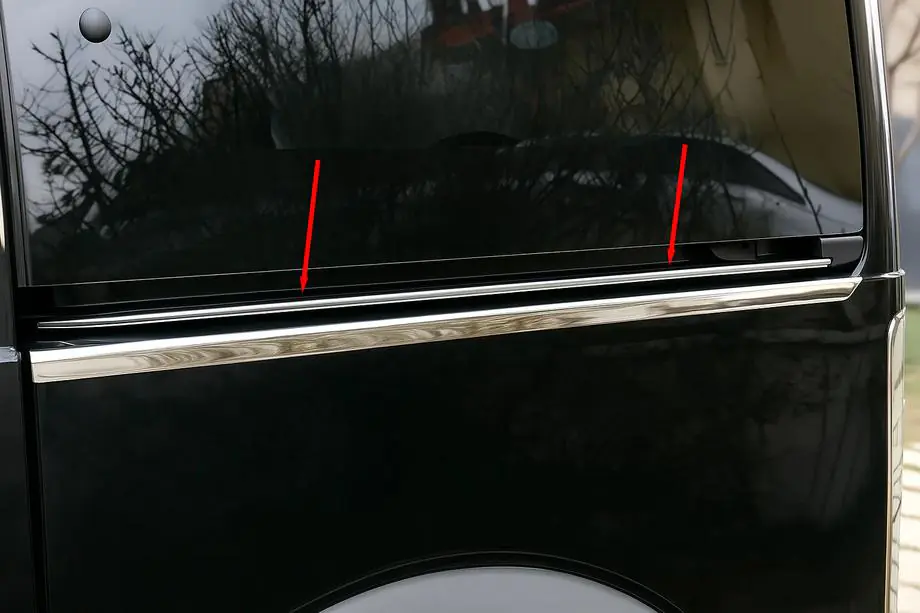 Ford Connect 2002–2006 Molding for sliding door rail (stainless steel) Image