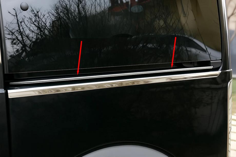 Ford Connect 2006–2009 Molding for sliding door rail (stainless steel) Image