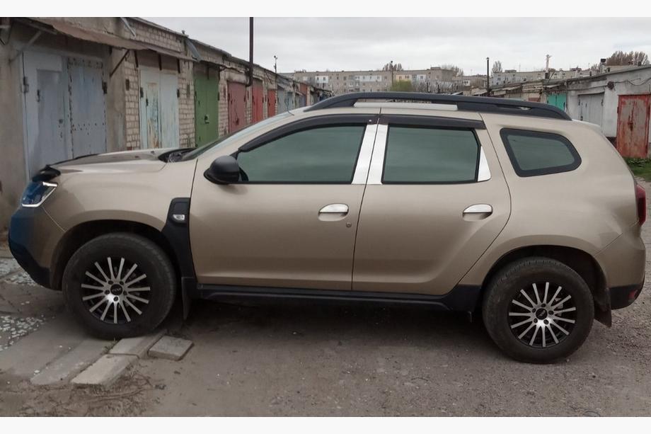 Renault Duster 2008–2017 Stainless Steel Door Pillar Trim (6 pcs) Image