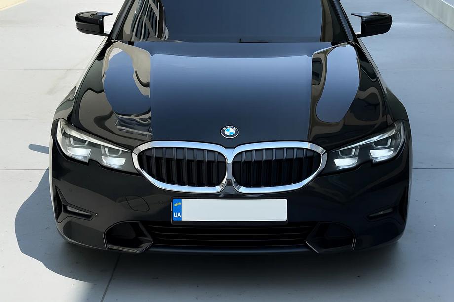 BMW 3 Series G20/G21 2018- Kidney Grilles 1 Bar (2018-2022, Gloss Black with Chrome Trim) Image