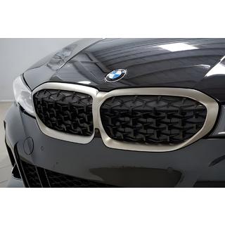 Diamond Black Kidney Grilles (2018-2022, Chrome Trim) photo 1