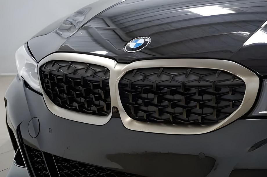 BMW 3 Series G20/G21 2018- Diamond Black Kidney Grilles (2018-2022, Chrome Trim) Image