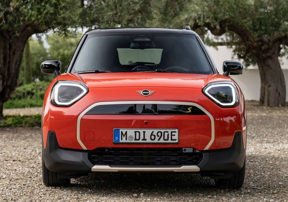 MINI Aceman electric crossover review