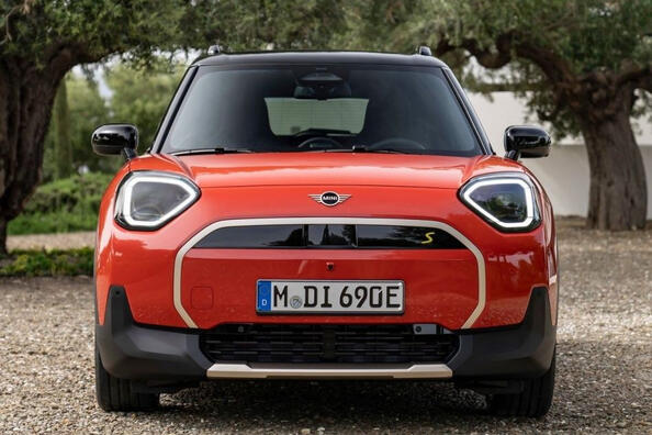 MINI Aceman electric crossover review