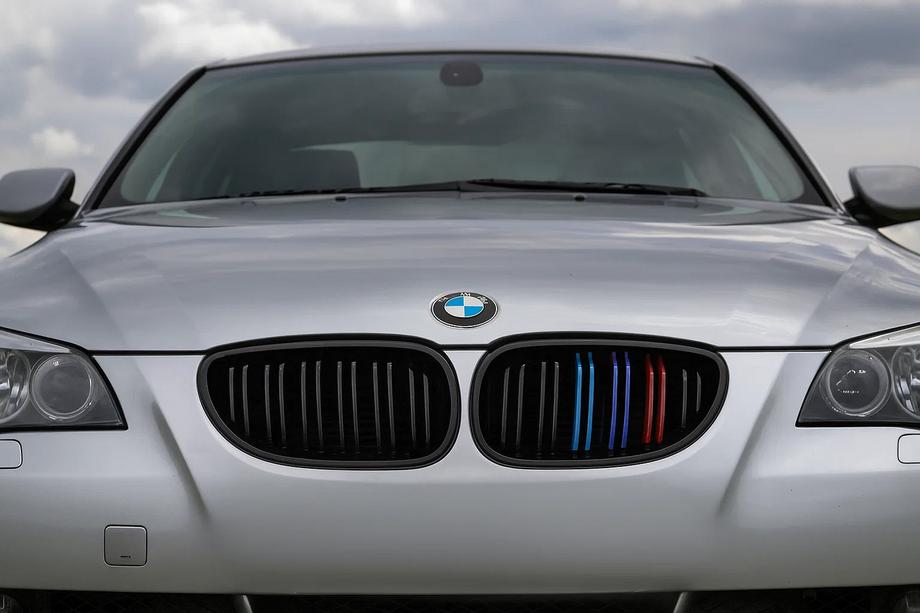 BMW 5 Series E60/E61 2003-2010 Kidney Grilles M-Look (M-Color) Image