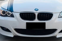 BMW 5 Series E60/E61 2003-2010 Kidneys M-Look (Gloss Black with Chrome Trim) photo 1