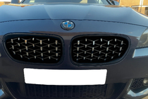 BMW 5 Series F10/F11 2010–2016 Diamond Silver Grille Inserts (black trim) photo 1