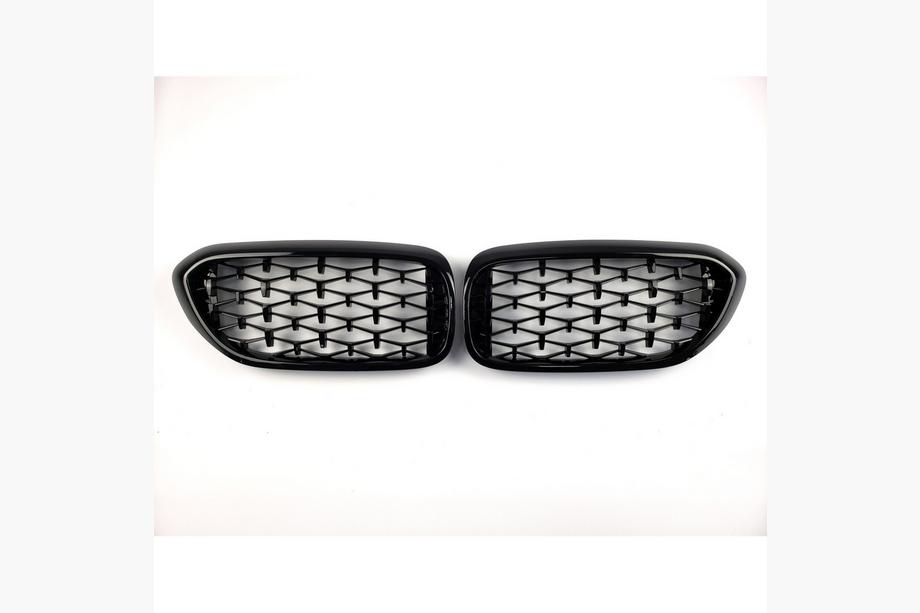 BMW 5 Series G30/G31 2017–2023 Diamond Black V1 Kidney Grilles (2017-2020, black trim) Photo 2