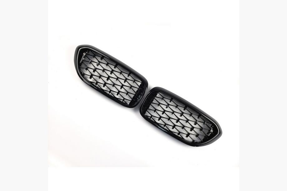 BMW 5 Series G30/G31 2017–2023 Diamond Black V1 Kidney Grilles (2017-2020, black trim) Photo 3