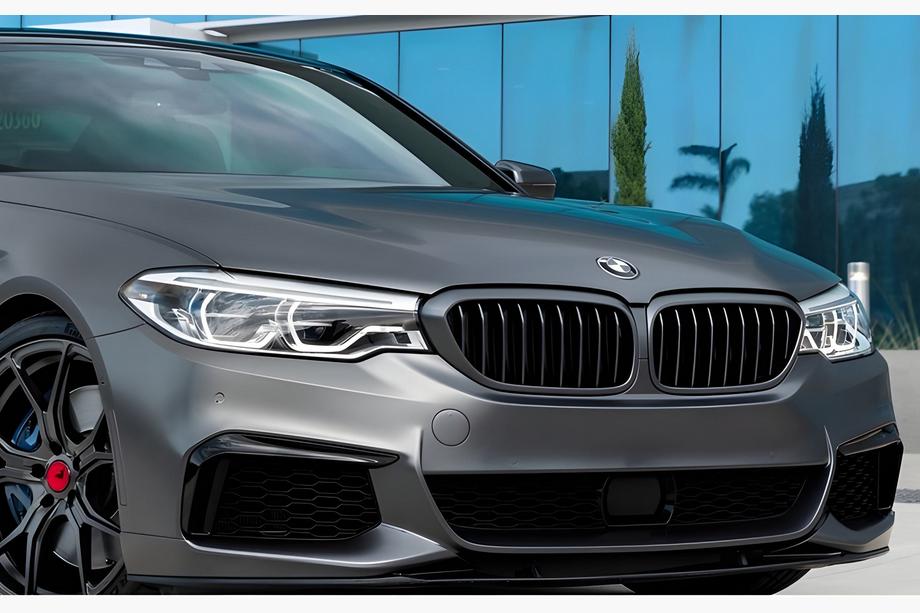 BMW 5 Series G30/G31 2017–2023 Kidney Grilles 1 Bar (2017-2020, Matte Black) Image