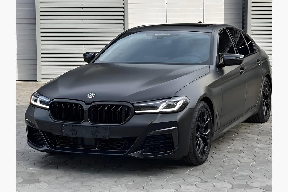 BMW 5 Series G30/G31 2017–2023 M-Look Grilles V1 (2021+, Matte Black) Image