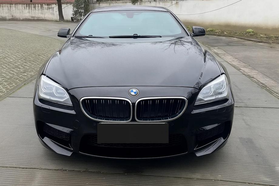 BMW 6 Series F12/F13/F06 2011-2018 Kidneys M-Look (Gloss Black with Chrome Trim) Image